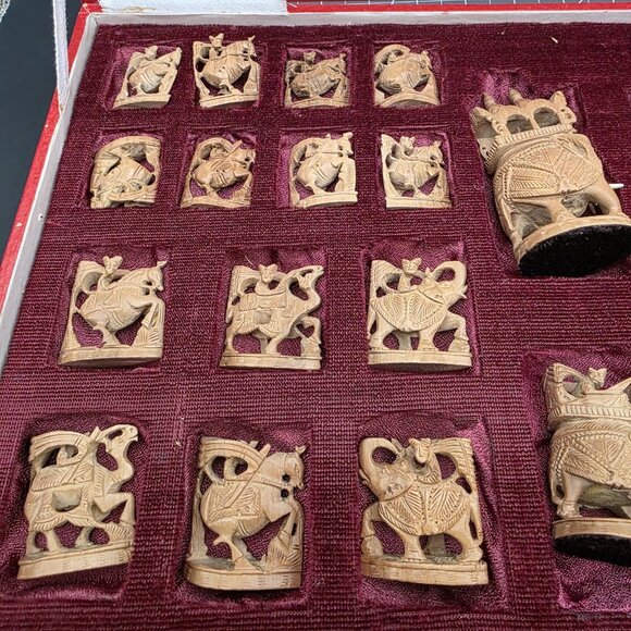 Chess Set Sandalwood Ebony Carved Wood Handmade Indian Mythology Sculpture VTG‎ - Picture 3 of 16